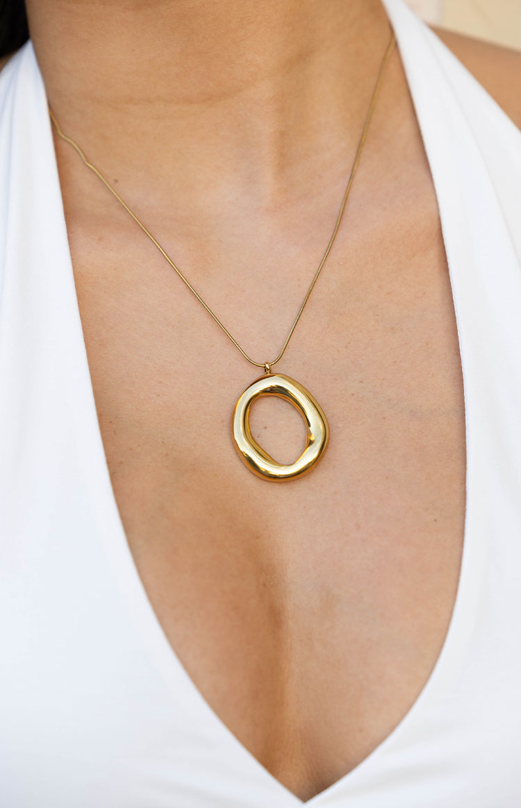 Sayla Gold Circle Pendant Necklace